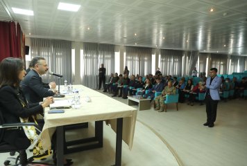 Valimiz Sayın Hüseyin Aksoy, her ay bir ilçemizde yaptığı muhtarlar toplantısını, kurum amirlerinin katılımıyla Beylikova muhtarları ile gerçekleştirdi.