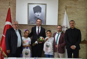 23 Nisan´da Koltuk Havin ve Adar Başkan´ın