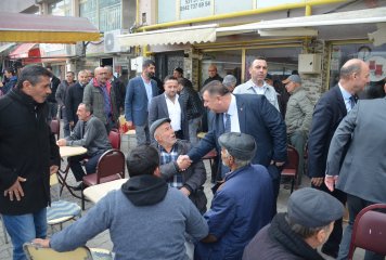 MHP Eskişehir İl Başkanı İsmail Candemir, Belediye Başkanımız Özkan Alp ile beraber esnaf ve vatandaşlarla buluştular.