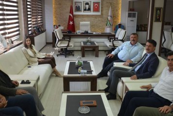 Beylikova Kaymakamı Sayın Kübra Eroğlu, Eskişehir İl Tarım ve Orman Müdürü Sayın Ender Gümüş, Belediye Başkanımız Sayın Özkan Alp'i makamında ziyaret ettiler.