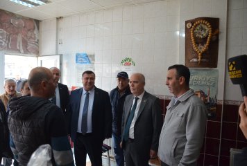 MHP Eskişehir İl Başkanı İsmail Candemir, Belediye Başkanımız Özkan Alp ile beraber esnaf ve vatandaşlarla buluştular.
