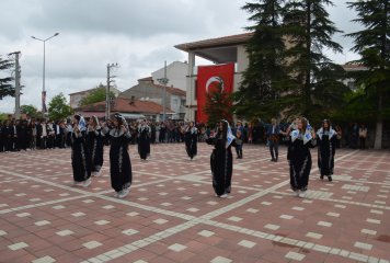 Beylikova'da 19 Mayıs Atatürk'ü Anma ve Gençlik ve Spor Bayramı Coşkuyla Kutlandı.