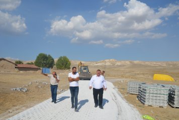 Sultaniye, Rahmiye, Doğanoğlu, Aşağıdudaş ve Yukarıdudaş beş mahallemizde kilitli parke taşı ve çevre düzenleme çalışmalarımız devam diyor..