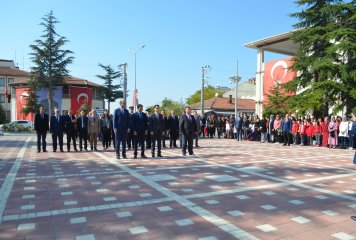 29 Ekim Cumhuriyet Bayramı Kutlamaları Çelenk Sunma Töreni ile Başladı