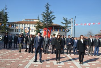 18 Mart Çanakkale Zaferi ve Şehitleri Anma Günü’nde Gazi Mustafa Kemal Atatürk ve bu vatan için canını veren tüm şehitlerimiz saygı ve minnetle anıldı.