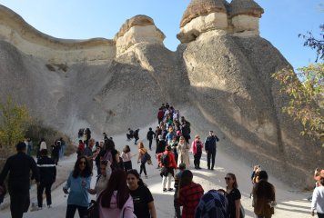 Beylikova Belediyesinin kadınlara özel düzenlediği Kapadokya gezisinin ilk hafta birinci tur otobüslerimiz cumartesi günü ilçemize geldi.