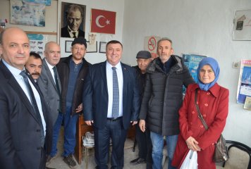 MHP Eskişehir İl Başkanı İsmail Candemir, Belediye Başkanımız Özkan Alp ile beraber esnaf ve vatandaşlarla buluştular.