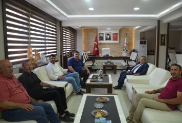 Ak Parti Yerel Yönetimler Eskişehir Koordinatörü Bilecik Millet Vekili Sayın Selim Yağcı, Beylikova Belediye Başkanımız Özkan Alp’i makamında ziyaret etti.