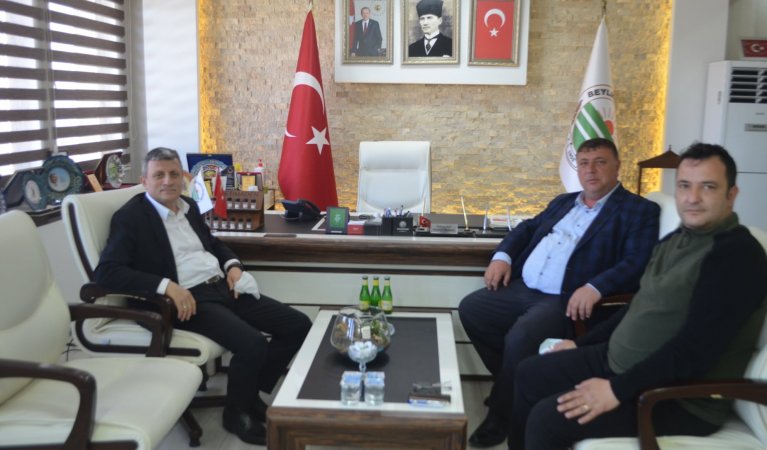 Eskişehir Orman Bölge Müdürü Recep Temel ve Mihalıççık Orman İşletme Müdürü Güray Gün, Belediye Başkanımız Özkan Alp’i makamında ziyaret etti.