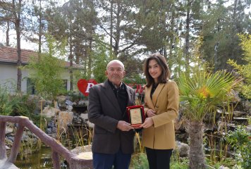 Beylikova'da 19 Ekim Muhtarlar günü dolayısıyla Cumhuriyet Meydanı'nda çelenk töreni düzenlendi.