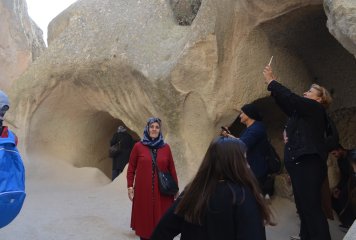 Beylikova Belediyesinin kadınlara özel düzenlediği Kapadokya gezisinin ilk hafta birinci tur otobüslerimiz cumartesi günü ilçemize geldi.
