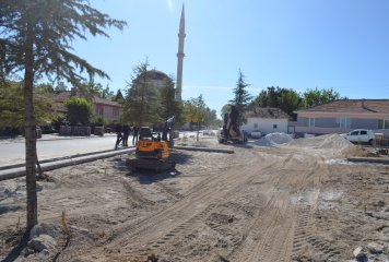 YENİ MAHALLE PARKINDA SON RÜTUŞLAR YAPILIYOR