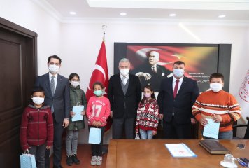 Eskişehir Valimiz Erol Ayyıldız, Eskişehir Milletvekilimiz Prof. Dr. Emine Nur Günay hanımefendi ile birlikte Beylikova’mıza yapılan yatırımları incelediler.