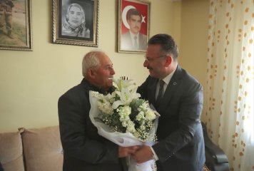 Valimiz Sayın Hüseyin Aksoy, Şehit Tekin Özel'in, Beylikova ilçesi Yunus Emre Mahallesinde bulunan baba ocağını ziyaret etti.