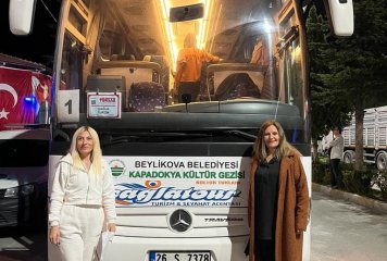 Beylikova Belediyesinin kadınlara özel düzenlediği Kapadokya gezisinin ilk hafta birinci tur otobüslerimiz belediyemiz önünden Cuma günü hareket etti.