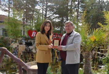 Beylikova'da 19 Ekim Muhtarlar günü dolayısıyla Cumhuriyet Meydanı'nda çelenk töreni düzenlendi.