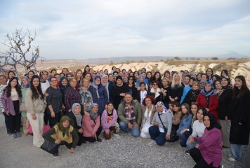 Beylikova Belediyesinin kadınlara özel düzenlediği Kapadokya gezisinin ilk hafta birinci tur otobüslerimiz cumartesi günü ilçemize geldi.