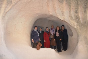 Beylikova Belediyesinin kadınlara özel düzenlediği Kapadokya gezisinin ilk hafta birinci tur otobüslerimiz cumartesi günü ilçemize geldi.