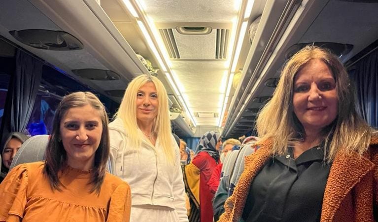 Beylikova Belediyesinin kadınlara özel düzenlediği Kapadokya gezisinin ilk hafta birinci tur otobüslerimiz belediyemiz önünden Cuma günü hareket etti.