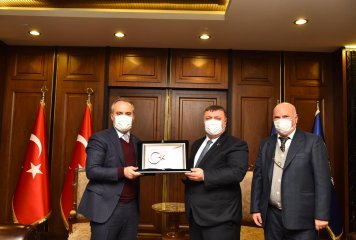 Kardeş Belediyemiz, Bursa Büyükşehir Belediye Başkanı Sn. Alinur Aktaş'a makamında iade-i ziyaret