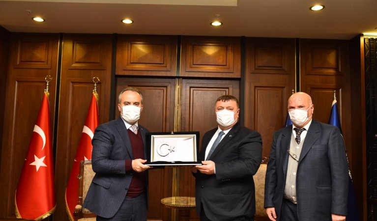 Kardeş Belediyemiz, Bursa Büyükşehir Belediye Başkanı Sn. Alinur Aktaş'a makamında iade-i ziyaret