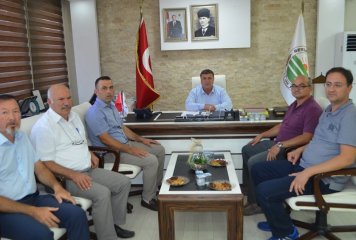 Eti Maden Beylikova Floirt Barit ve Nadir Toprak Elementleri İşletme Müdürü Lütfi TOZAR Belediye Başkanımız Özkan ALP’i Makamında Ziyaret Etti.