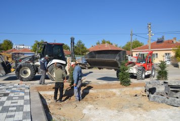 YENİ MAHALLE PARKINDA SON RÜTUŞLAR YAPILIYOR