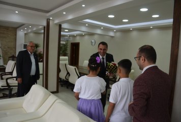 23 Nisan´da Koltuk Havin ve Adar Başkan´ın