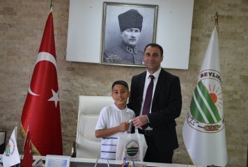 23 Nisan´da Koltuk Havin ve Adar Başkan´ın