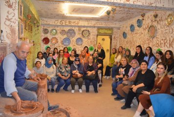 Beylikova Belediyesinin kadınlara özel düzenlediği Kapadokya gezisinin ilk hafta birinci tur otobüslerimiz cumartesi günü ilçemize geldi.